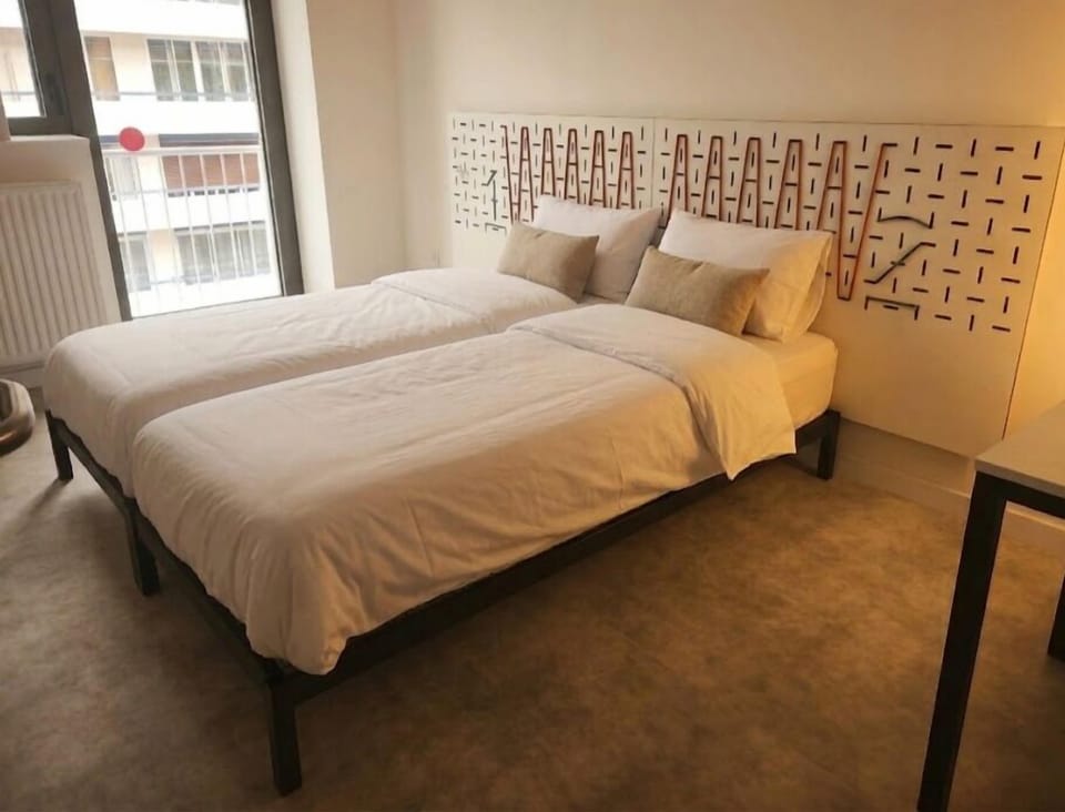 Soundproofing, free WiFi, bed sheets