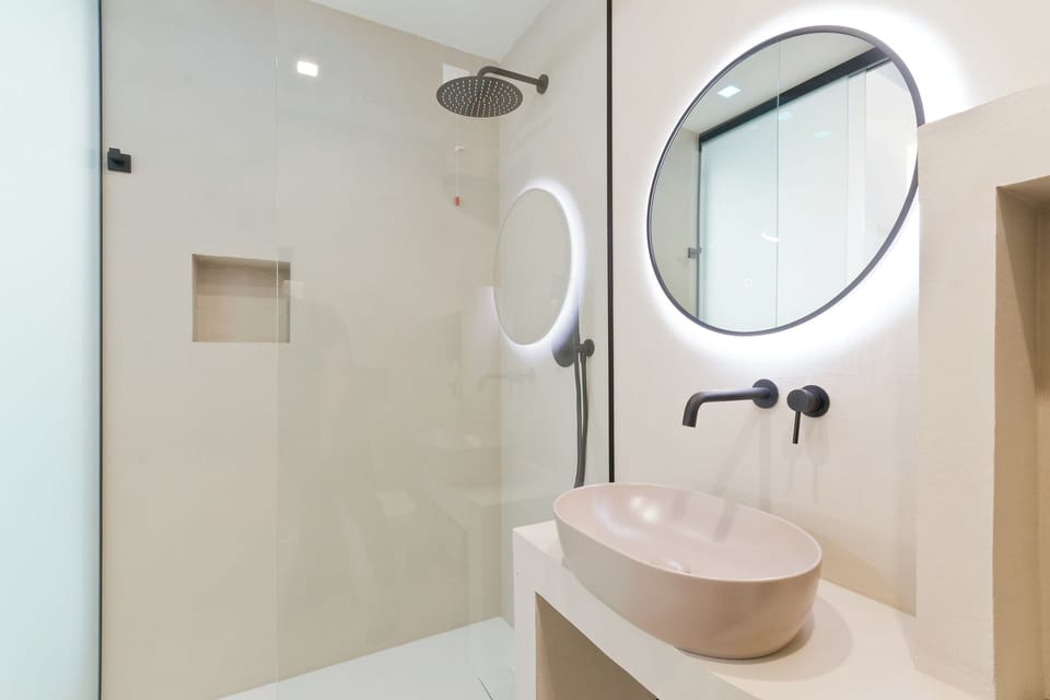 Premium Double or Twin Room, Non Smoking, Courtyard View | Bathroom