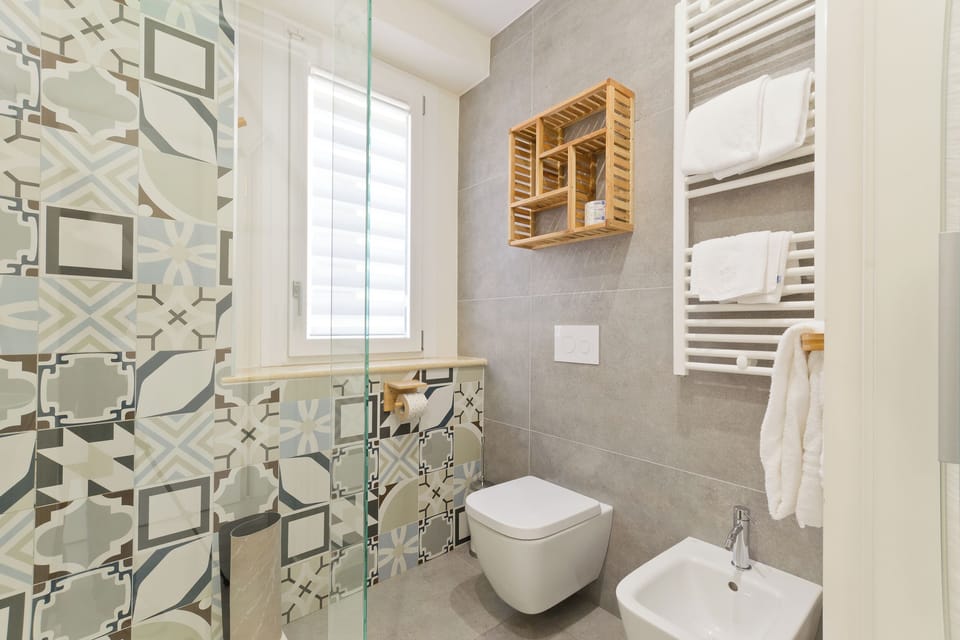 Comfort Double or Twin Room, 1 Queen Bed, Balcony, City View | Bathroom | Shower, hair dryer, slippers, bidet