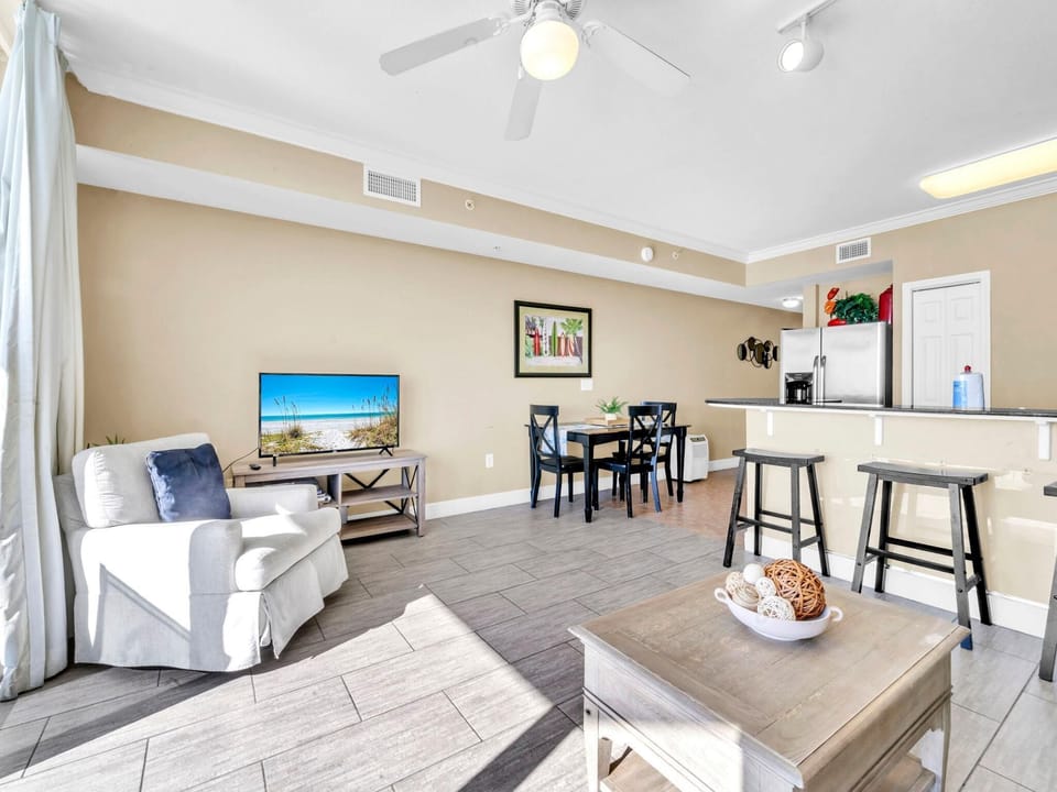 Condo, 1 King Bed with Sofa bed (Tidewater 2016) | Living area