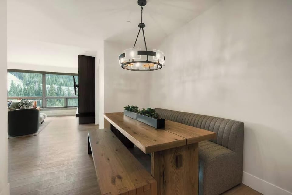 Condo (Kindred Resort Luxury Ski In, Ski Out) | Living area