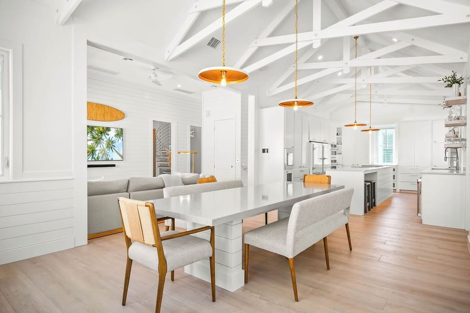 House (6 Bedrooms) | Interior