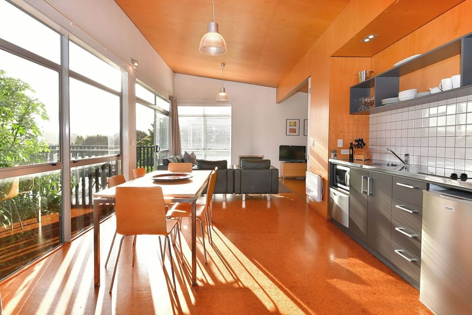 Luxury House, 2 Bedrooms, Garden View | In-room dining