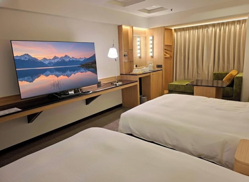 Deluxe Twin Room | Down comforters, blackout drapes, free cribs/infant beds, free WiFi