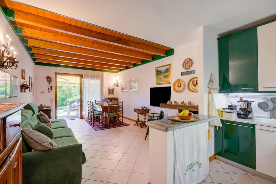 Standard Townhome, 3 Bedrooms, 2 Bathrooms (The Green Emerald Family Retreat with) | Living area | Smart TV