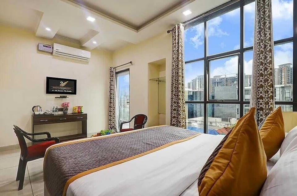 Deluxe Room | Individually furnished, free WiFi, bed sheets