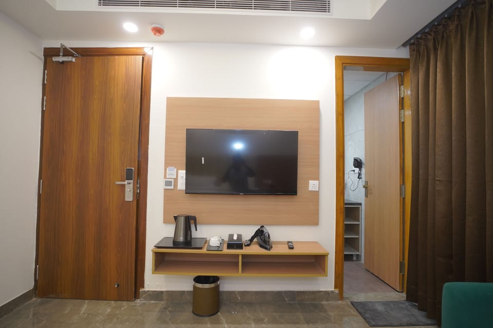 Standard Room | Soundproofing, bed sheets