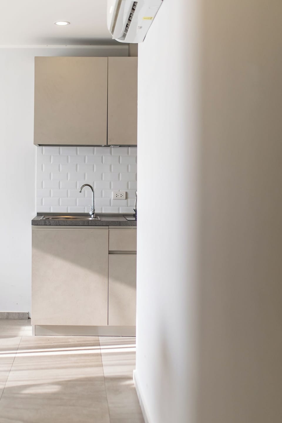 Apartment, 1 Bedroom, Balcony, Mountain View | Private kitchenette