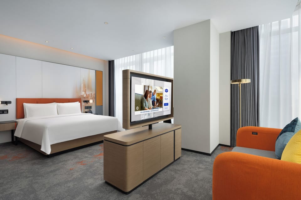 Luxury Single Room | Desk, soundproofing, free WiFi