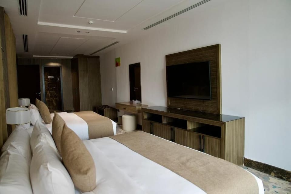 Royal Suite | Minibar, free WiFi, bed sheets