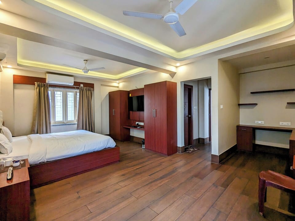 Suite | Iron/ironing board, free WiFi, wheelchair access