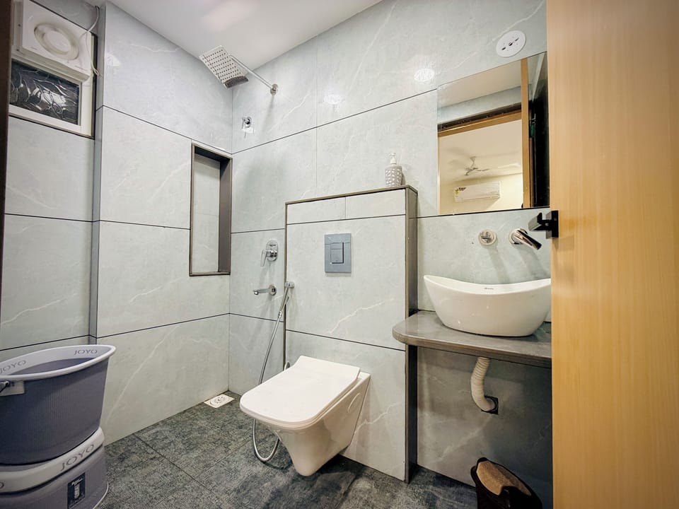 Semi Deluxe Room | Bathroom | Shower, bathrobes, slippers, towels