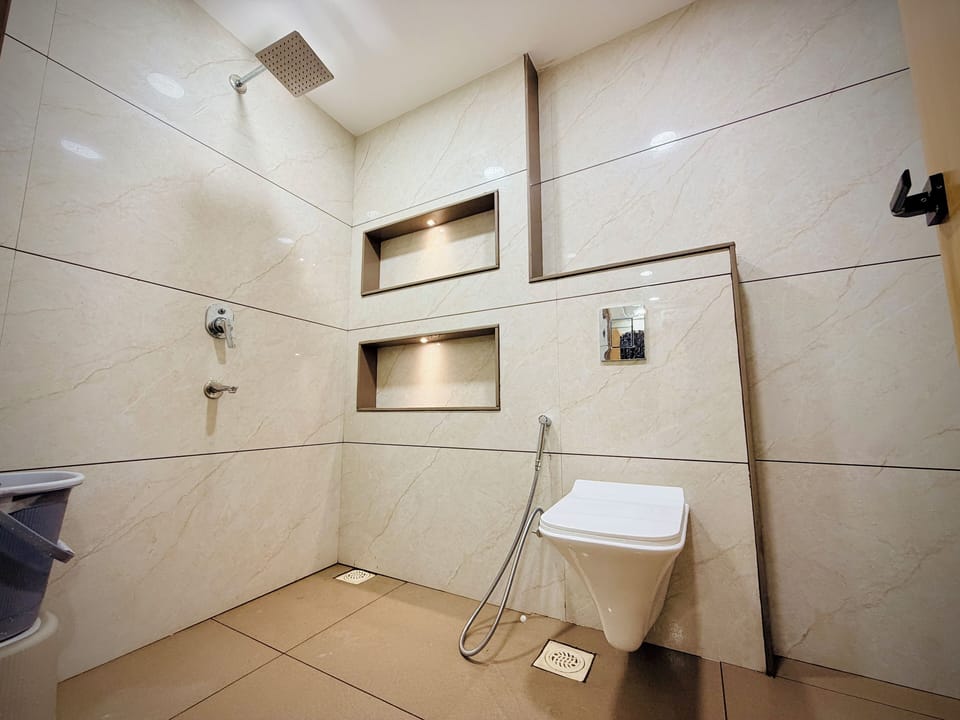 Family Room | Bathroom | Shower, bathrobes, slippers, towels