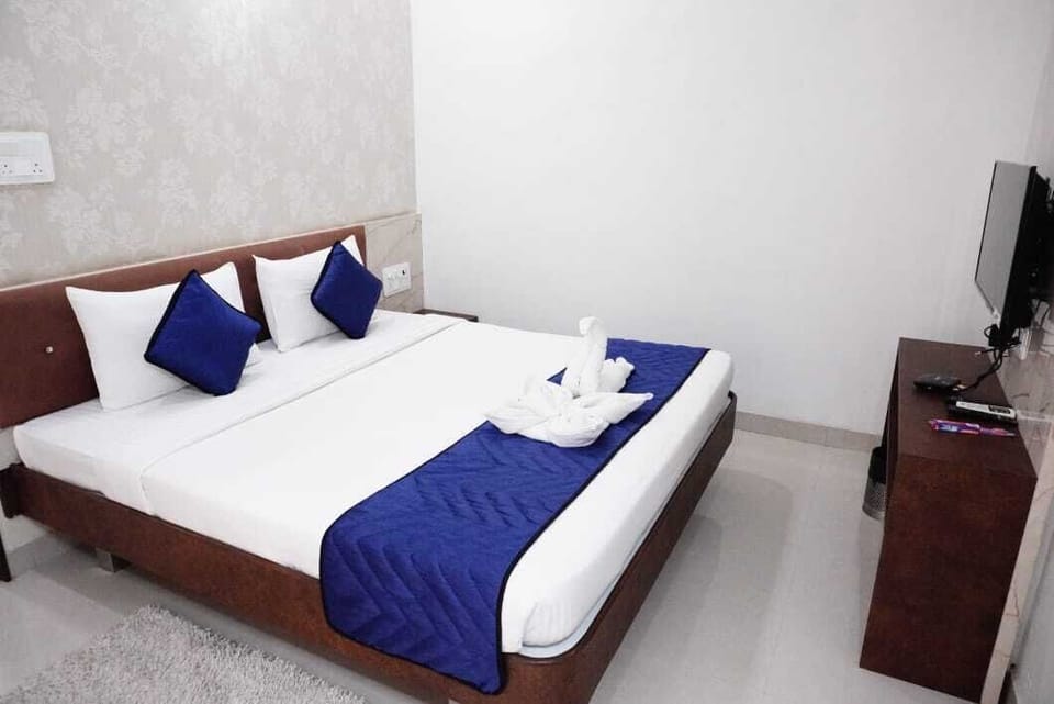 Executive Room, Balcony, Garden View | Executive lounge