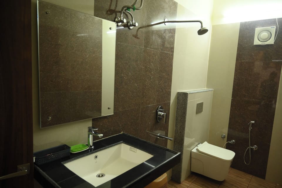 Shower, free toiletries, towels, soap