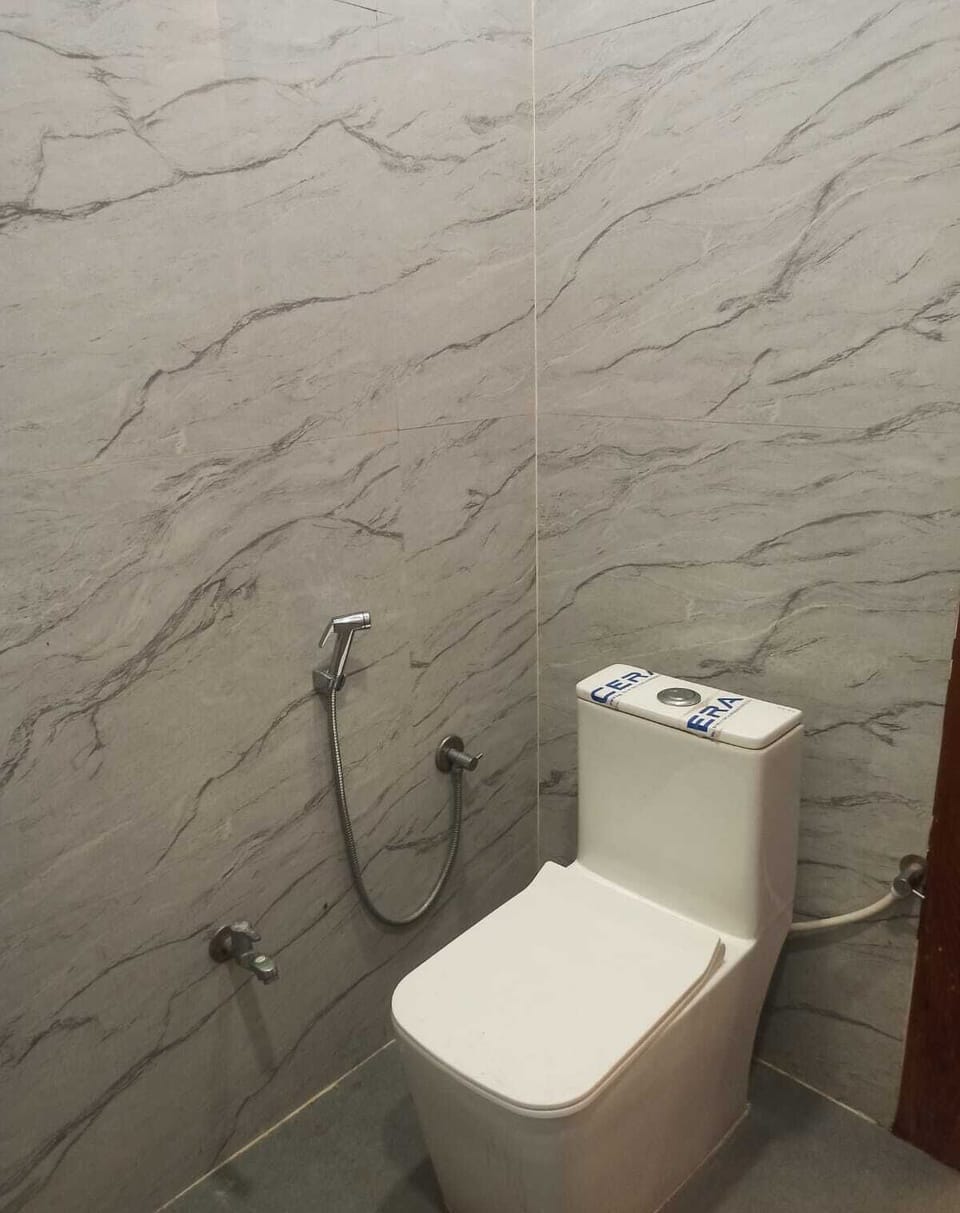 Shower, towels, soap, shampoo