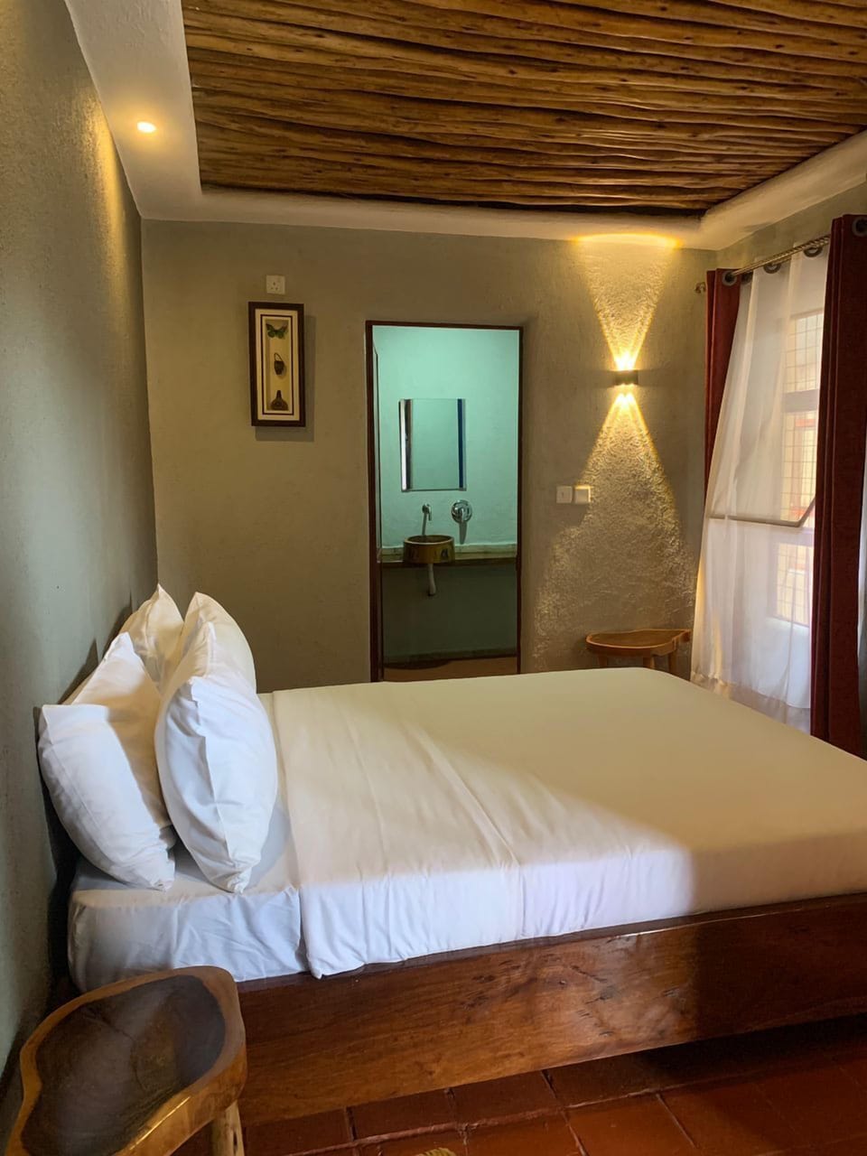 Deluxe Studio | Premium bedding, pillowtop beds, soundproofing, free WiFi