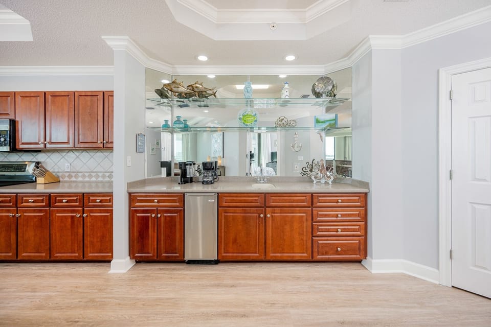 Condo, 3 Bedrooms | Private kitchen | Coffee/tea maker, fridge, oven