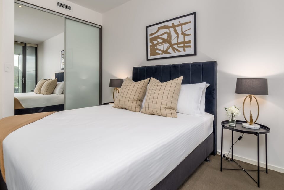Executive Balcony Apartment in Central Canberra Apartment in Canberra