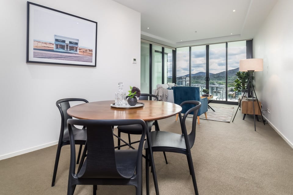 Apartment | Dining