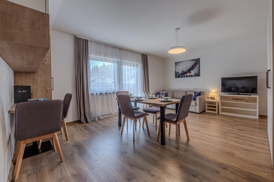 Apartment | Dining