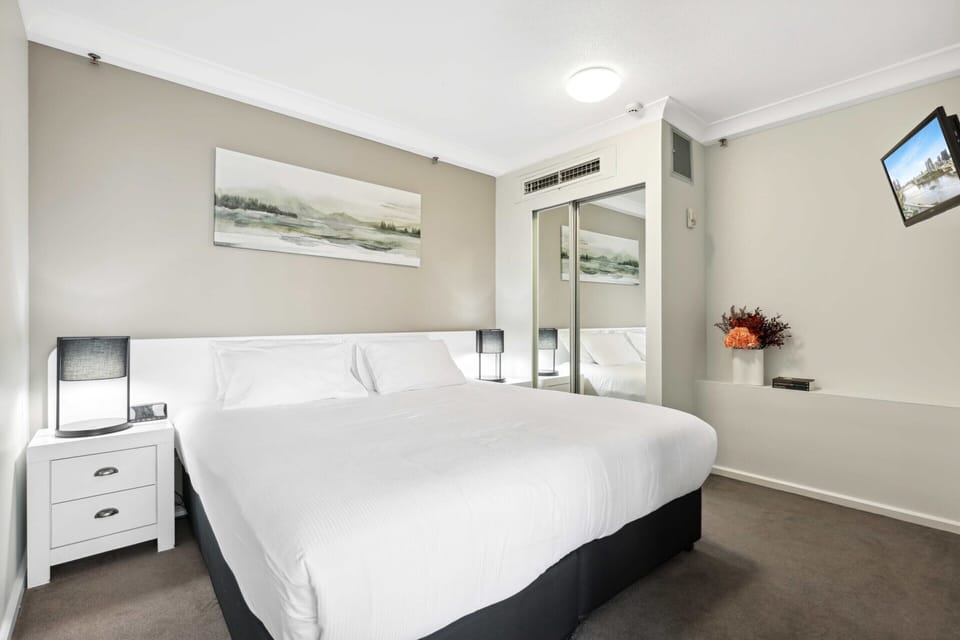 Apartment | 1 bedroom, laptop workspace, iron/ironing board, bed sheets