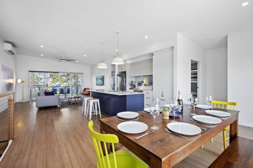 Apartment | Dining