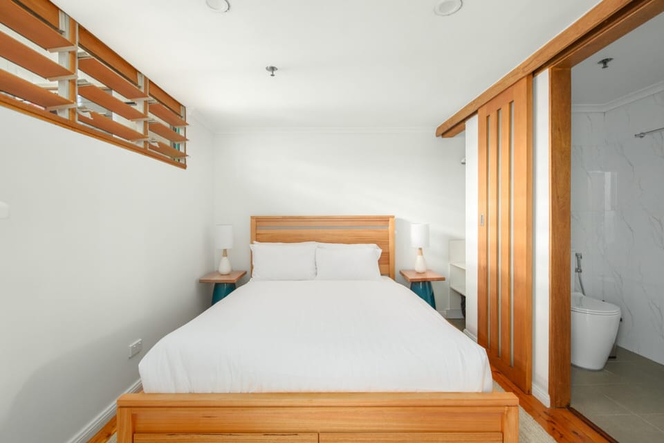 Apartment | 2 bedrooms, laptop workspace, bed sheets