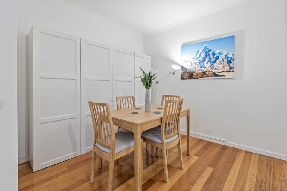 Apartment | Dining