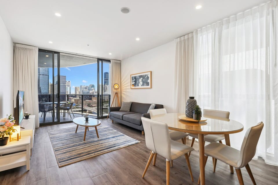Apartment | Dining