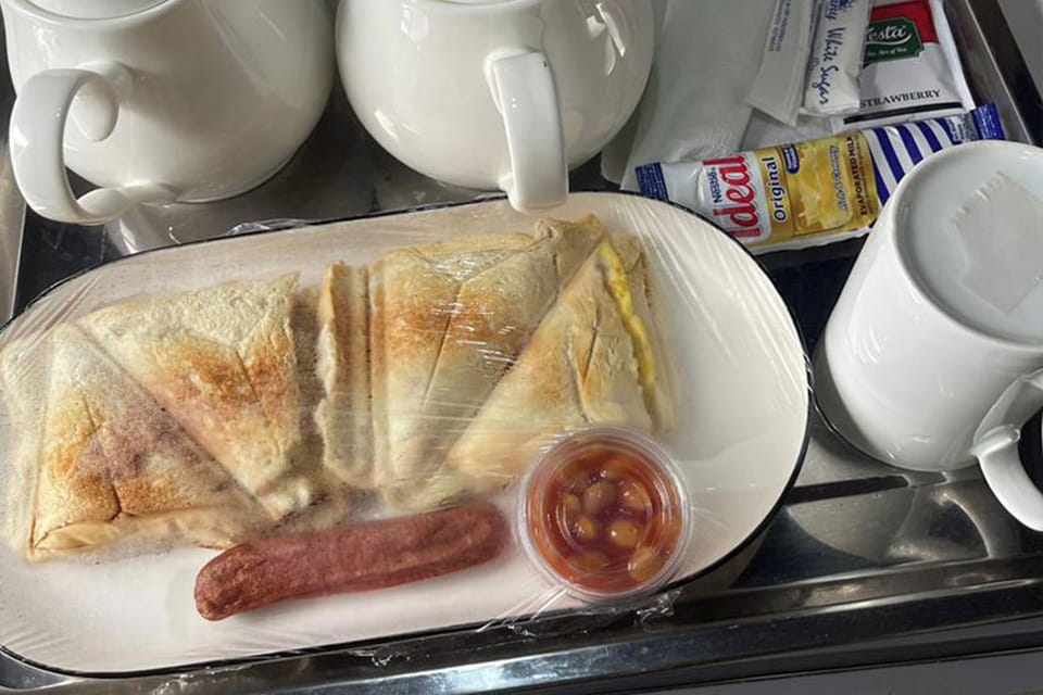 Free daily English breakfast