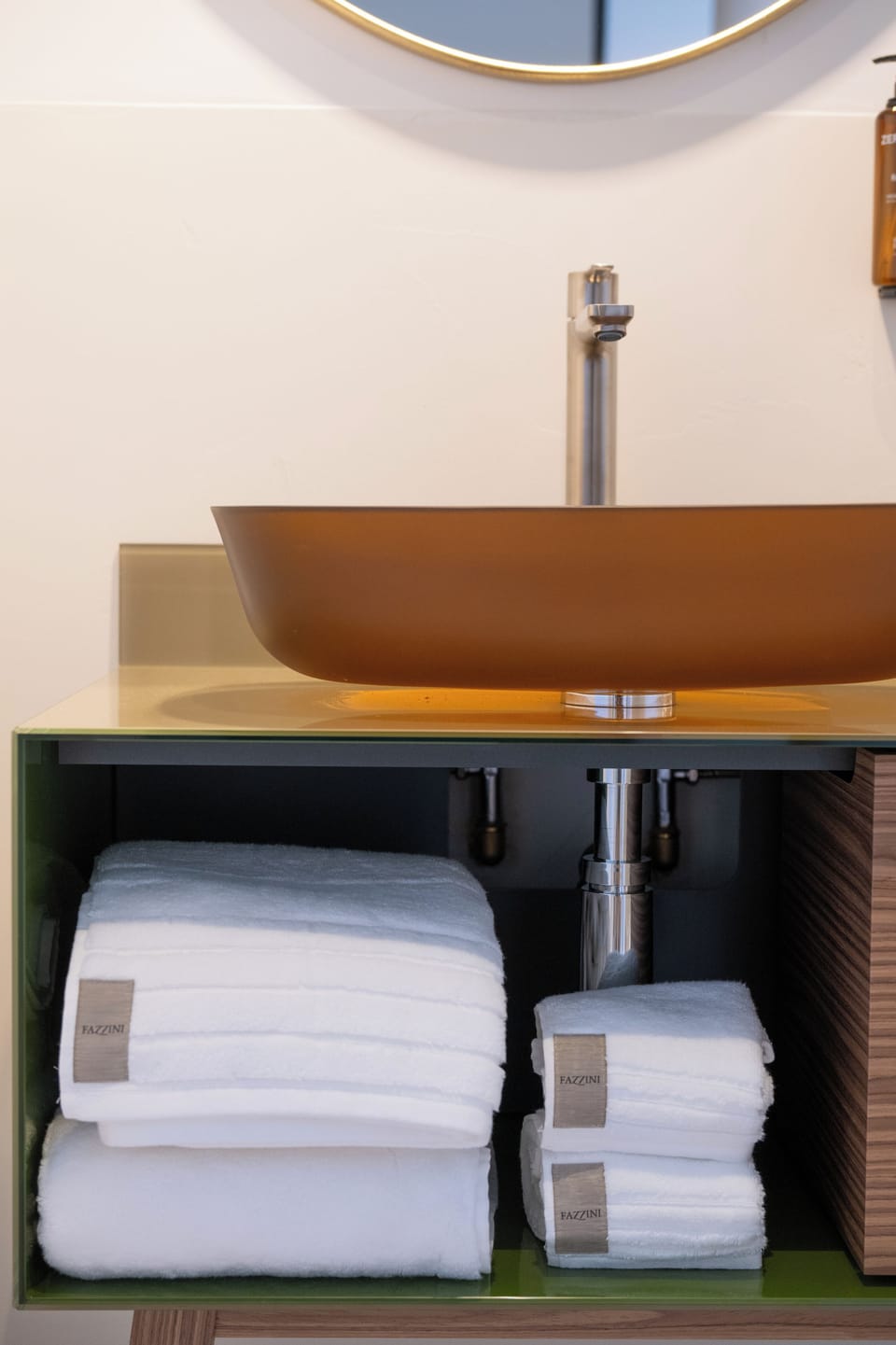 Superior Room, City View | Bathroom | Shower, rainfall showerhead, eco-friendly toiletries, hair dryer