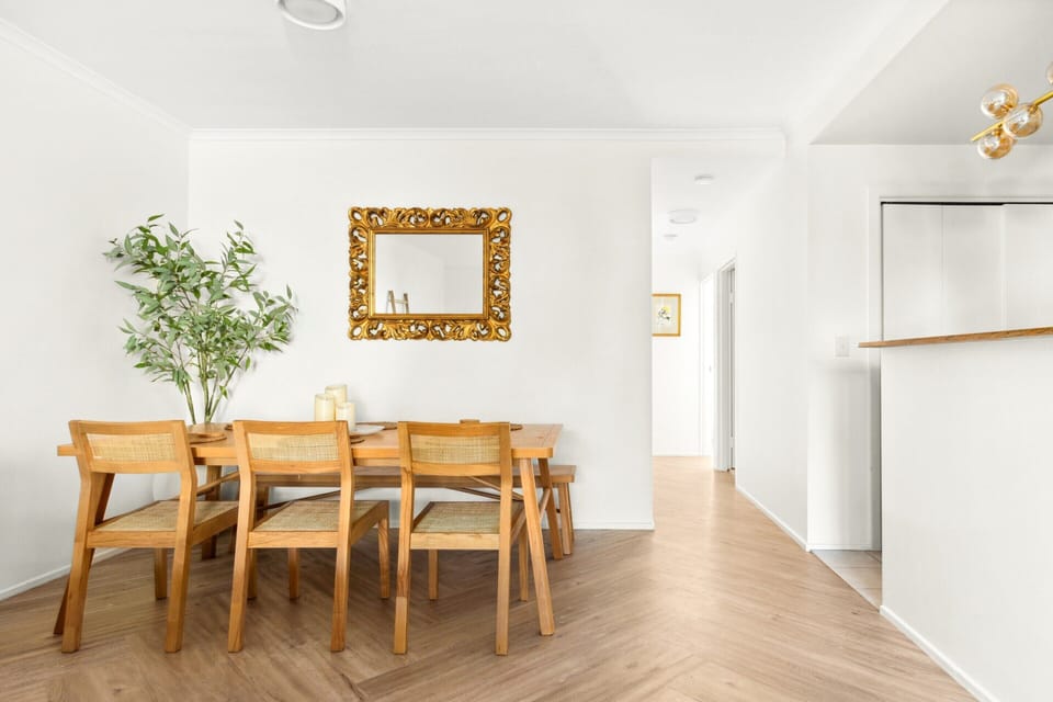 Apartment | Dining