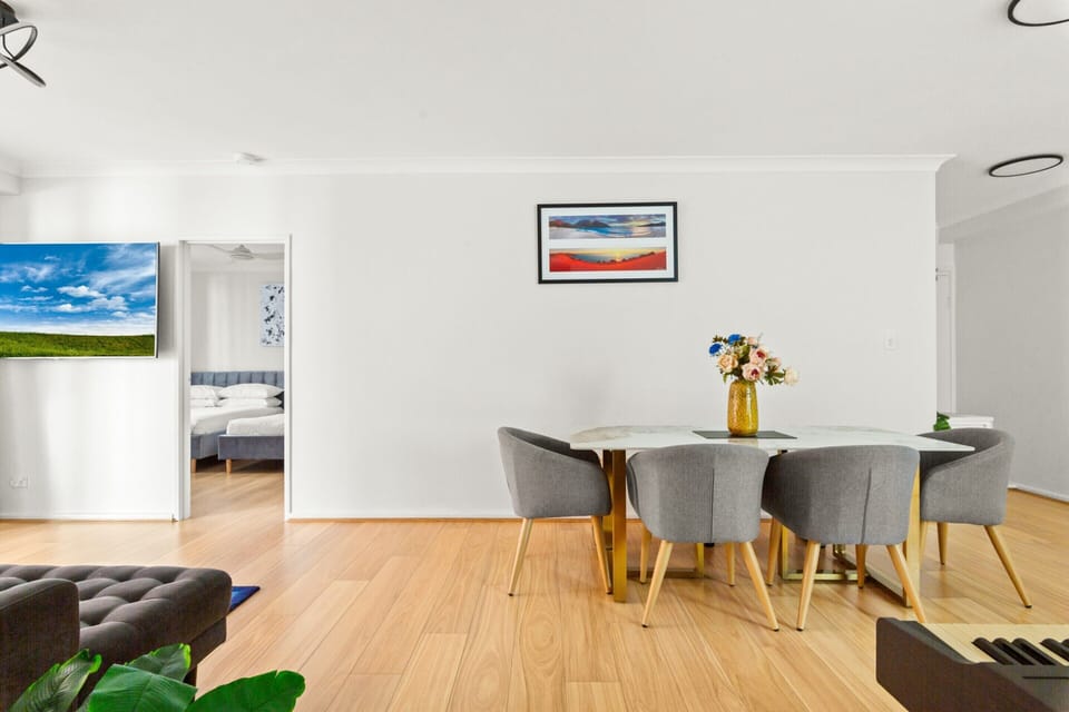 Apartment | Dining