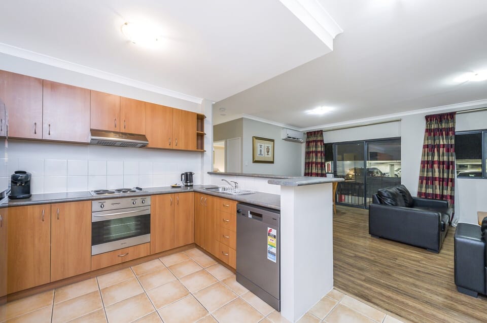 Apartment | Private kitchen | Fridge, microwave, oven, stovetop