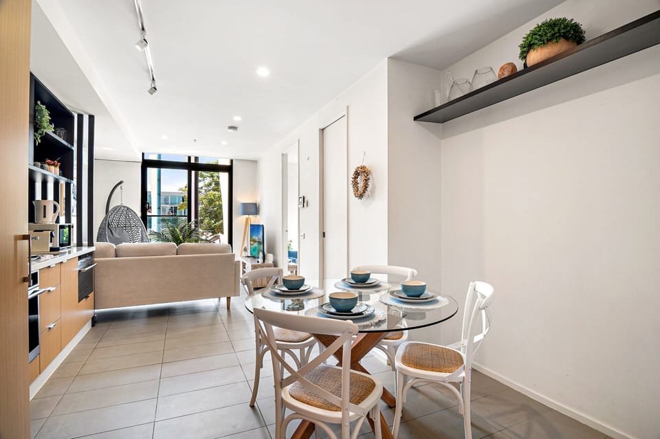 Apartment | Dining