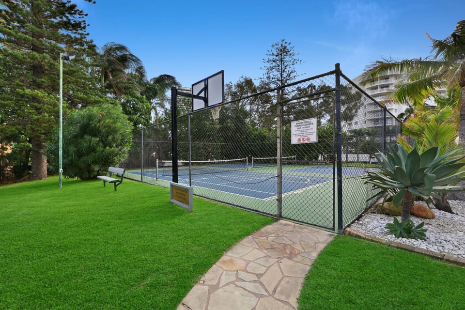 Ocean View 2-bed With Pool, Tennis Court & BBQ Apartment in Surfers Paradise Boulevard
