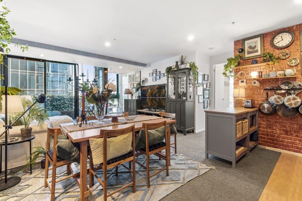 Apartment | Dining