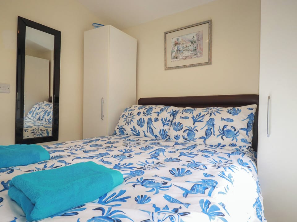 Cottage | 2 bedrooms, WiFi (free), individually decorated, individually furnished