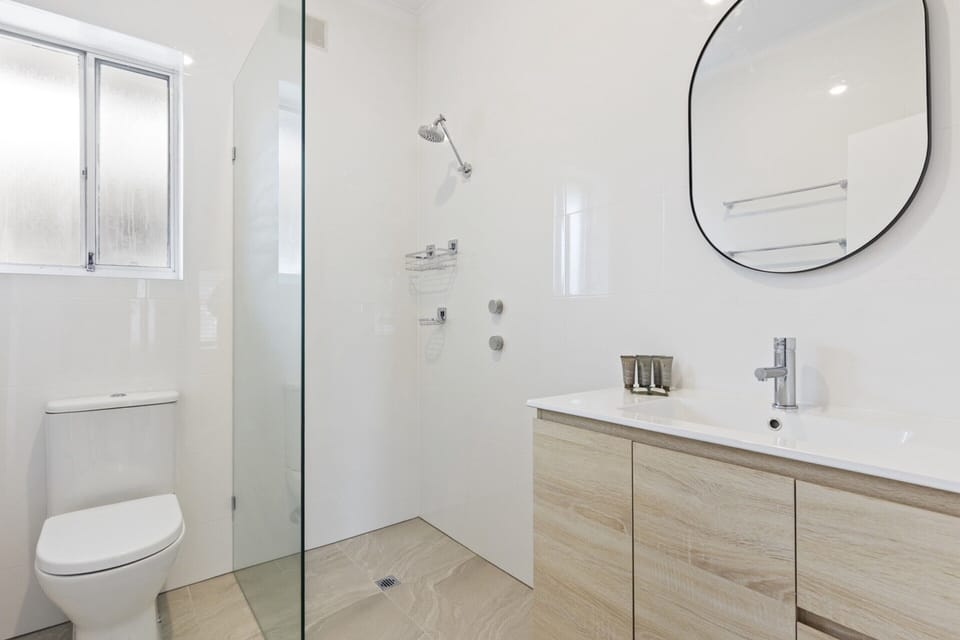 Bright 2-bed Apartment Steps From Largs Bay Beach Apartment in Adelaide