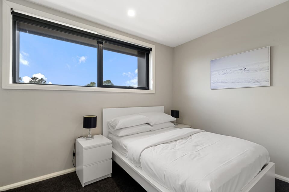 Apartment | 2 bedrooms, laptop workspace, bed sheets