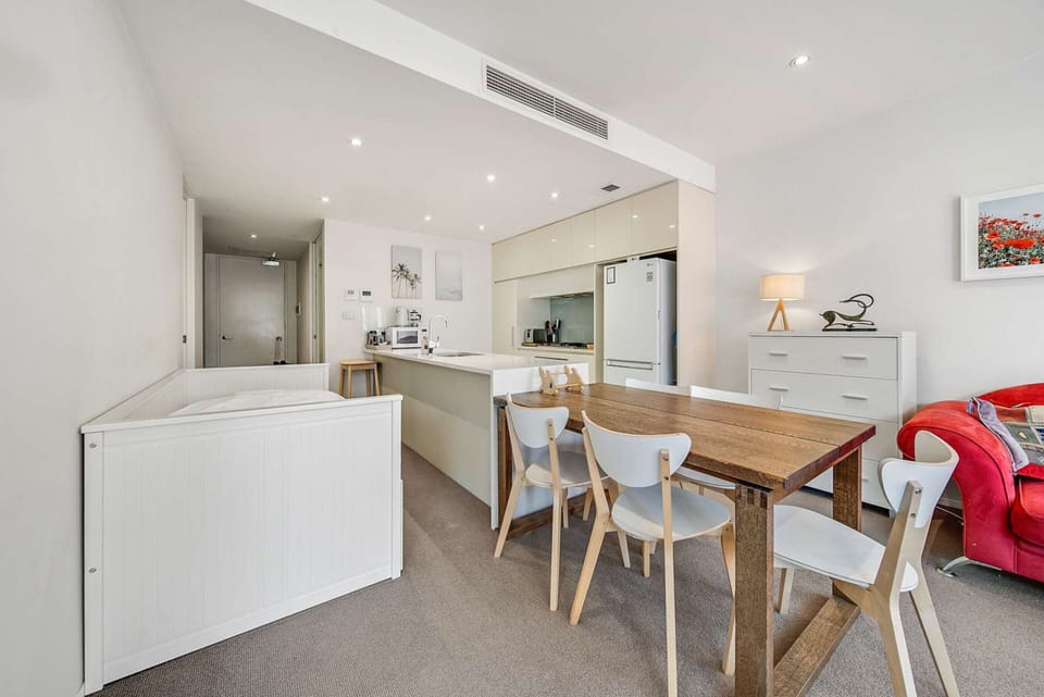 Apartment | Dining