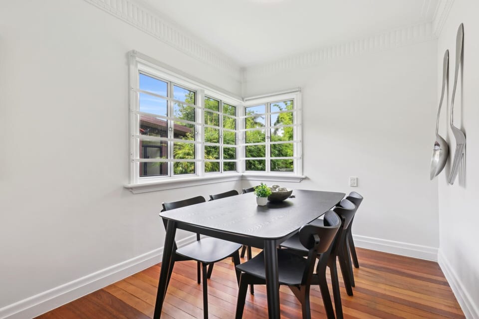 Apartment | Dining
