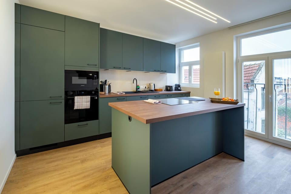 Comfort Apartment, City View | Private kitchen | Electric kettle, toaster