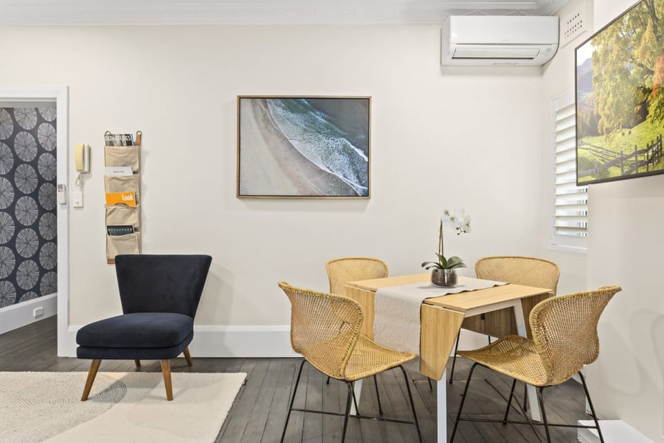 Apartment | Dining