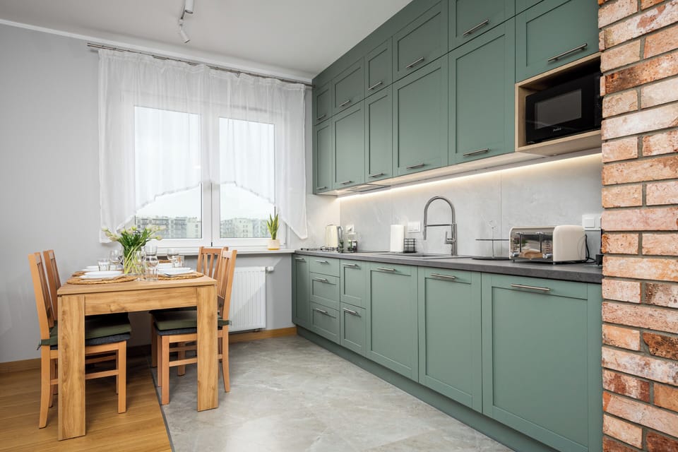 Apartment (57) | Private kitchen | Fridge, stovetop, electric kettle, cookware/dishes/utensils