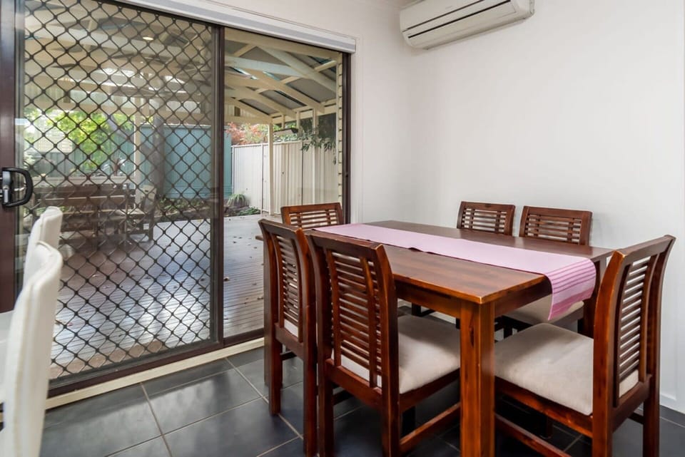 Apartment | Dining