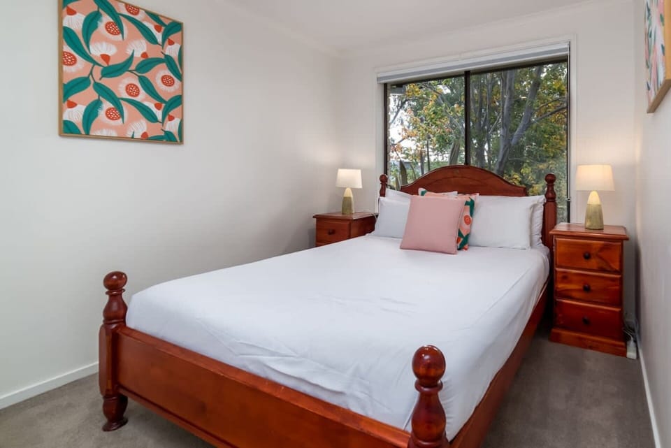 Apartment | 2 bedrooms, iron/ironing board, bed sheets