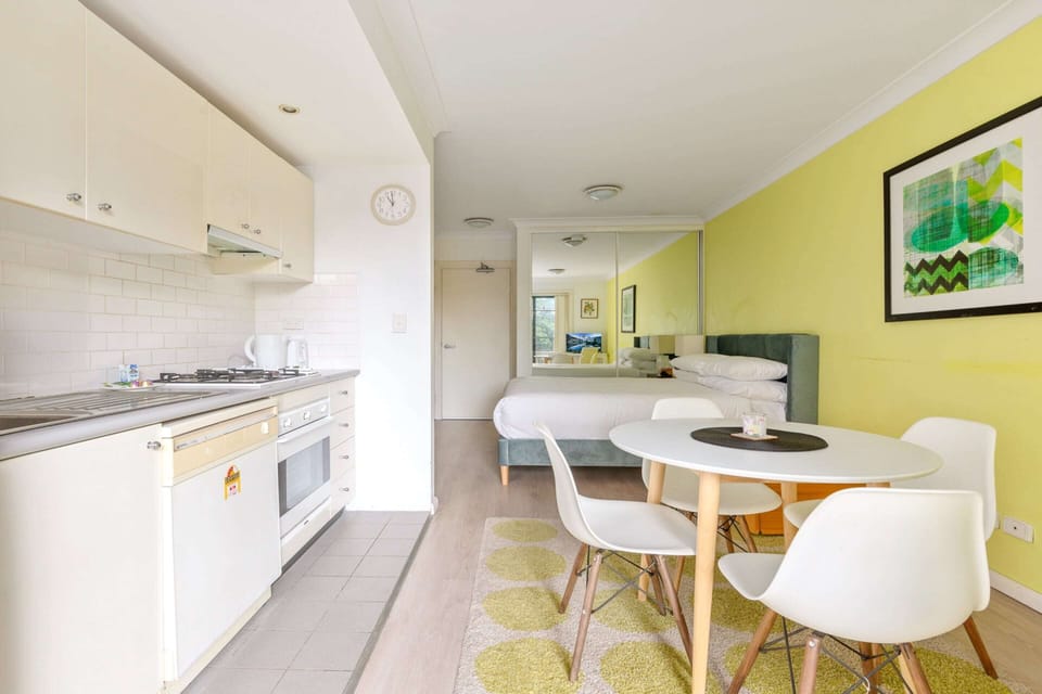 Apartment | Private kitchen | Cookware/dishes/utensils