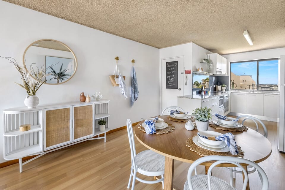 Apartment | Dining